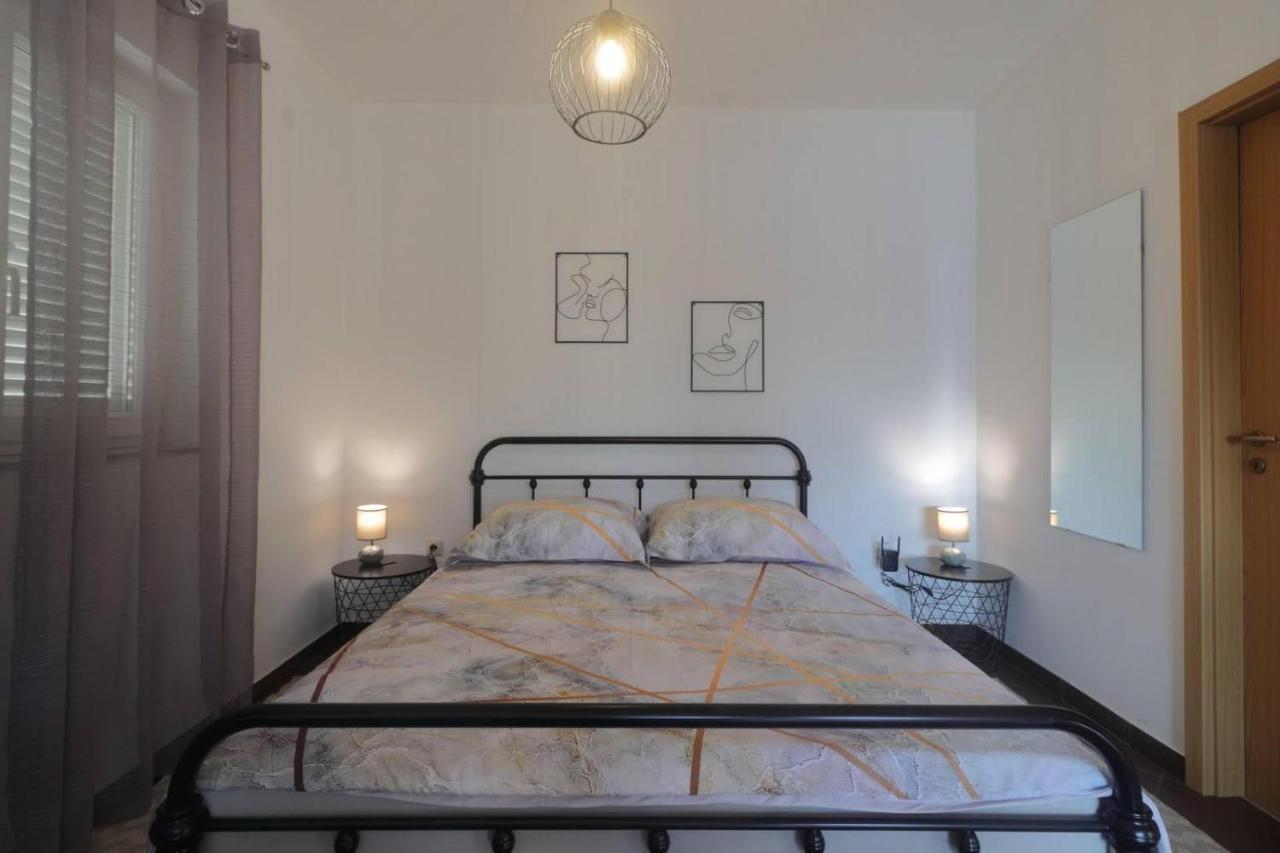 Apartman Studio Pesja Omišalj Екстериор снимка