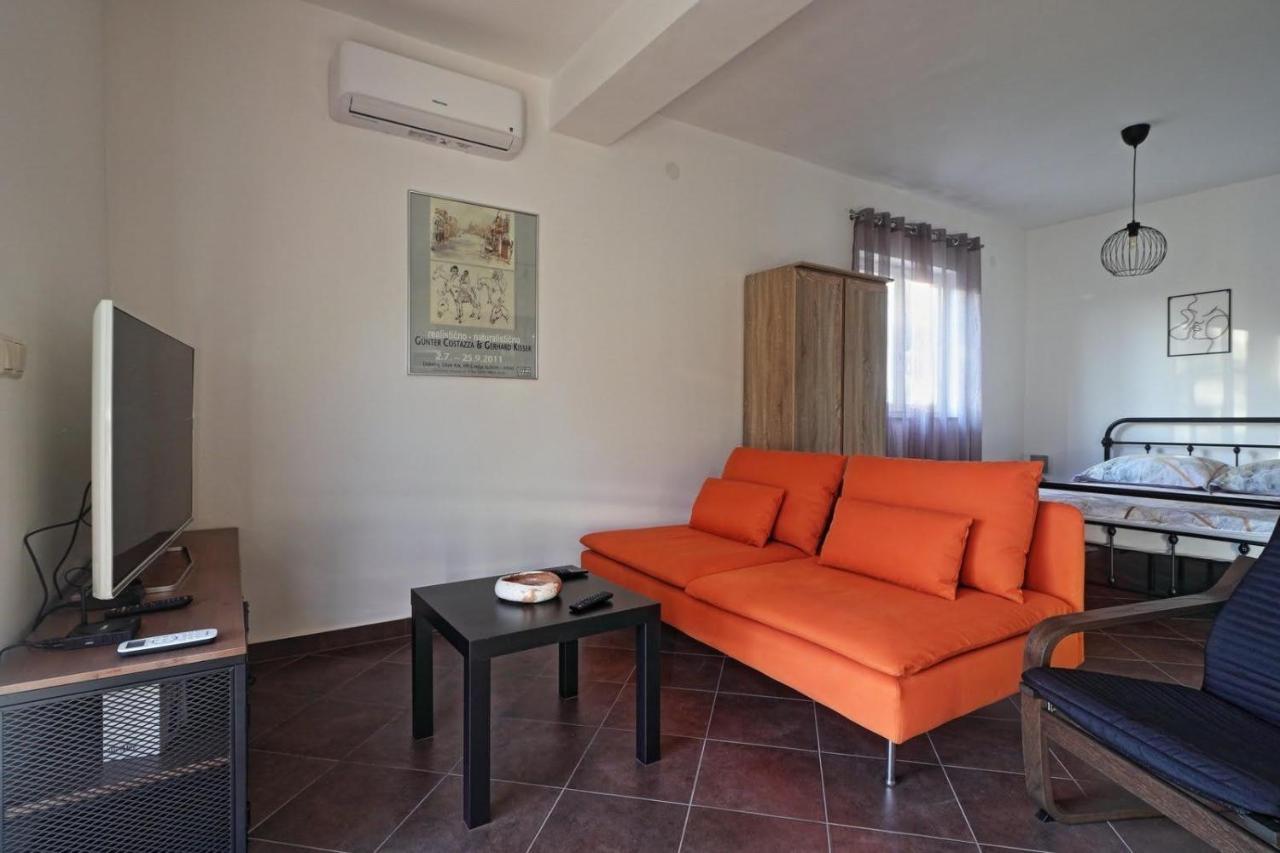 Apartman Studio Pesja Omišalj Екстериор снимка